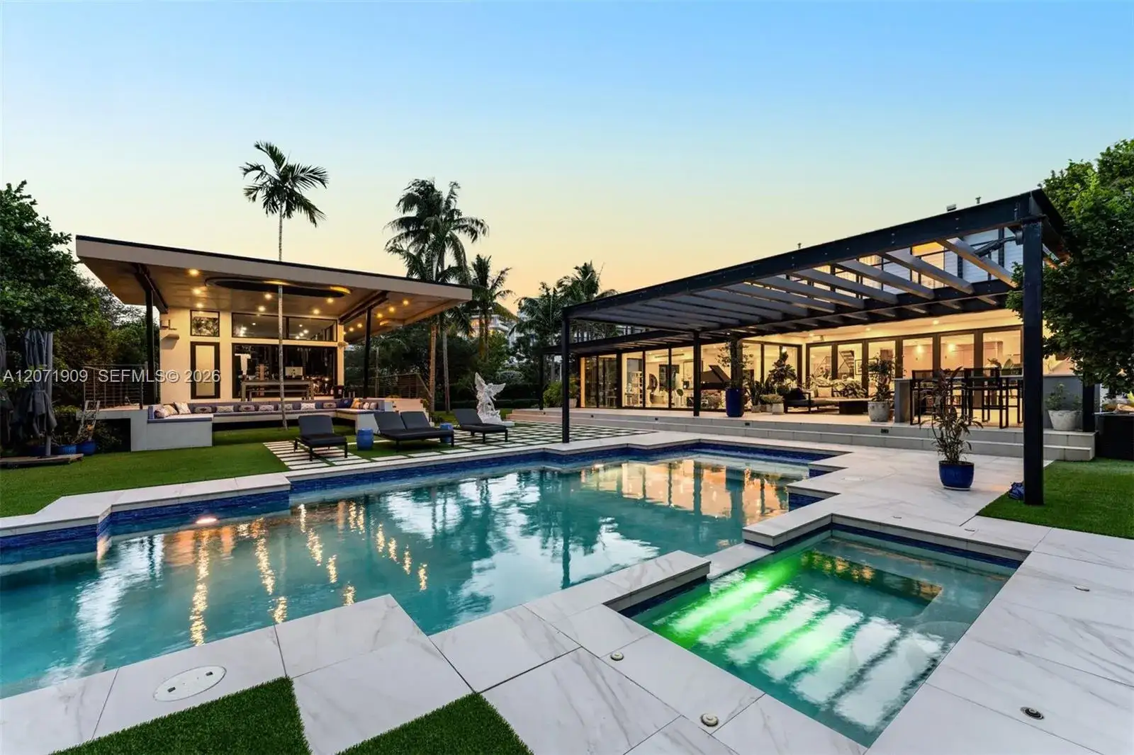 795 Lakeview Dr, Miami Beach FL 33140