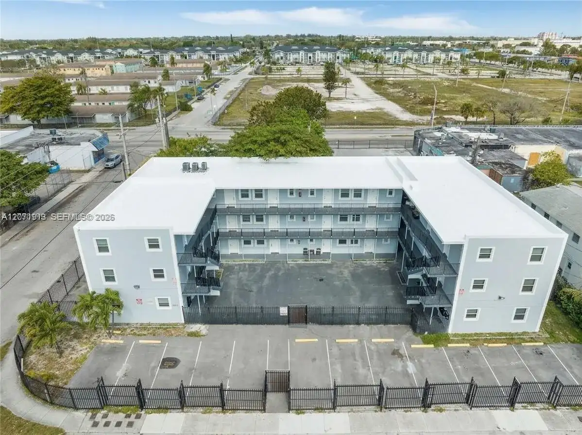 1281 NW 61st St # 31, Miami FL 33142 photo 2