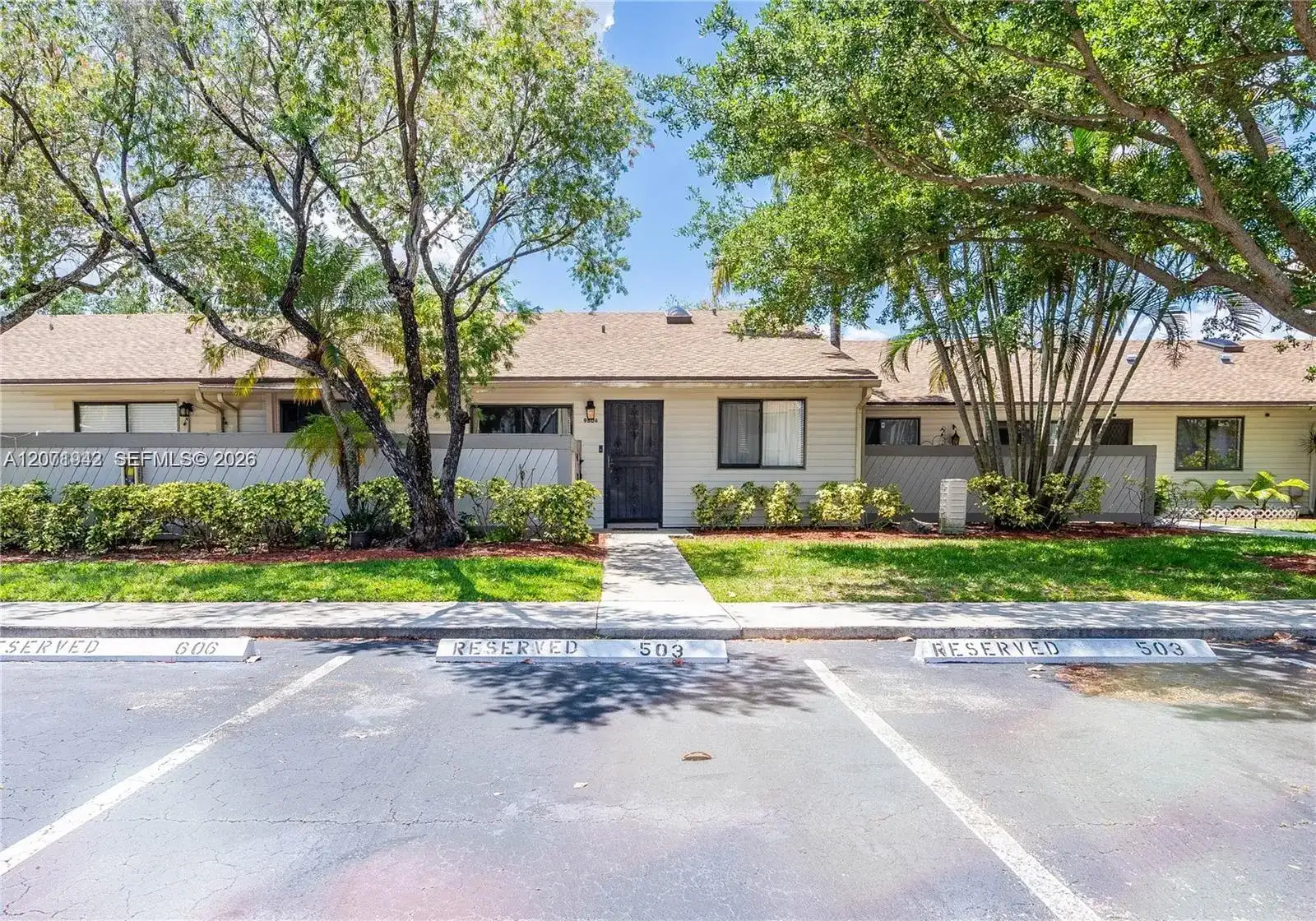 9804 NW 37th St # 3E, Sunrise FL 33351