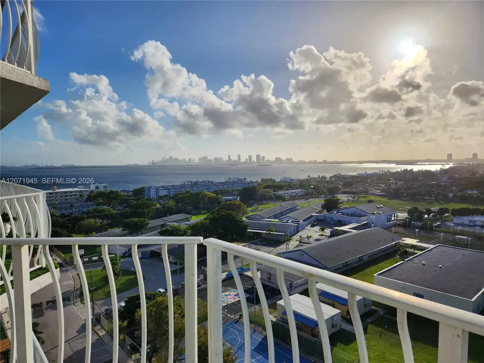 7601 E Treasure Dr # 1501, North Bay Village FL 33141