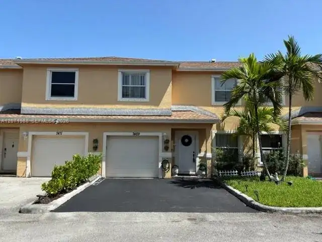 7469 Tam Oshanter Blvd, North Lauderdale FL 33068 photo 4