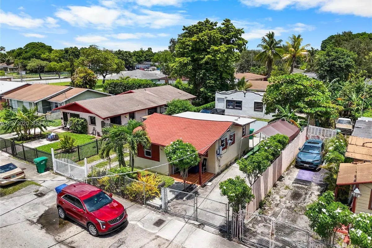 2151 NW 42nd St, Miami FL 33142