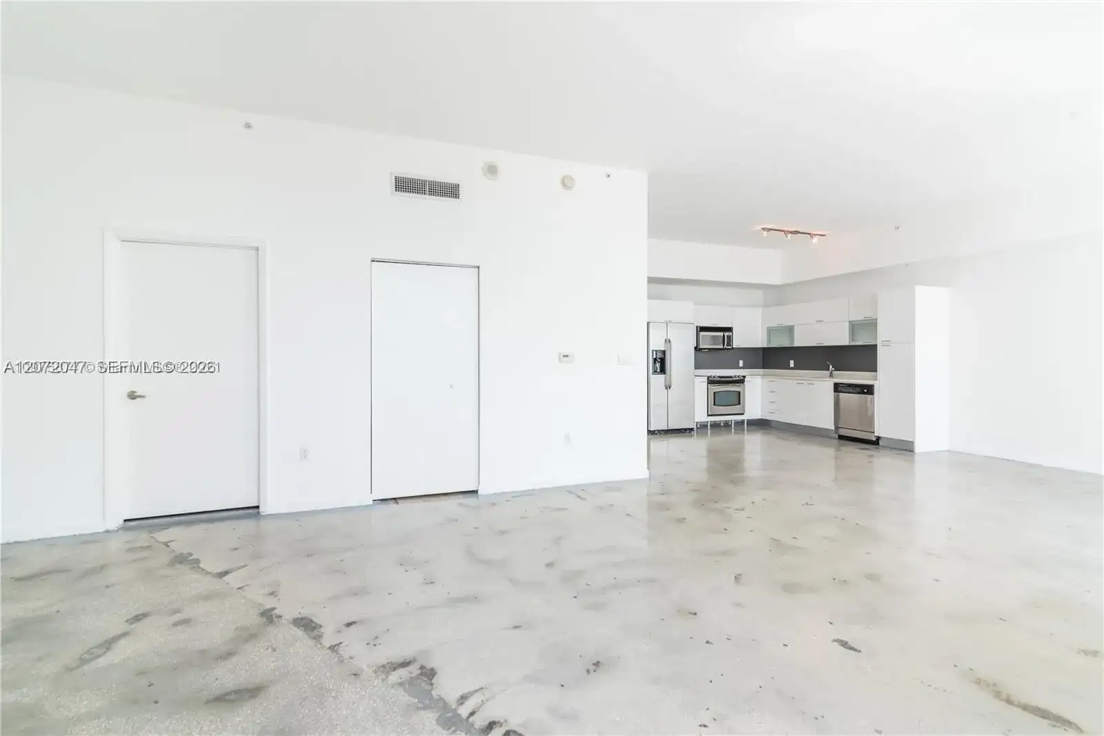 133 NE 2nd Ave # 2808, Miami FL 33132 photo 2