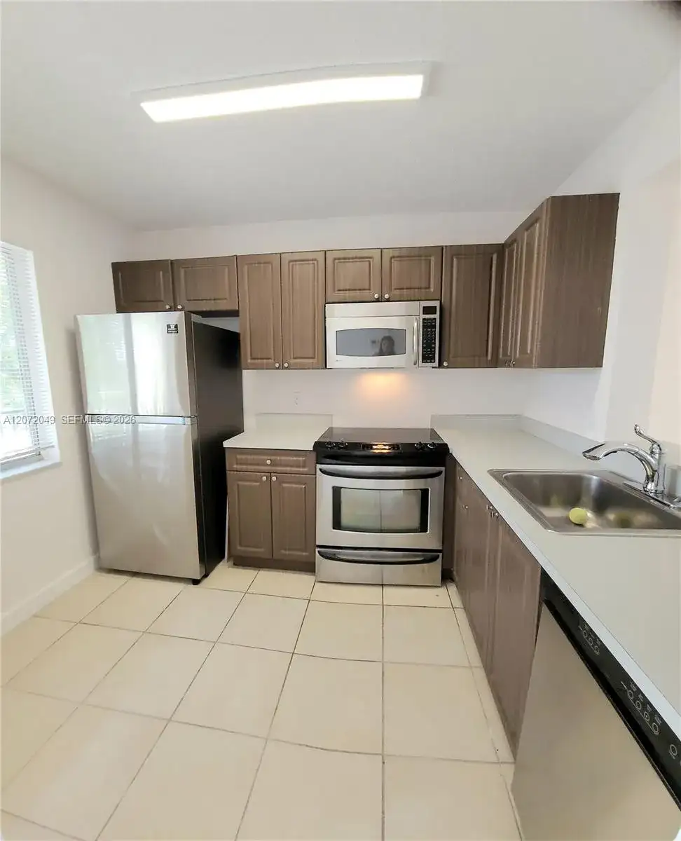 8620 N Sherman Cir # 306, Miramar FL 33025 photo 2