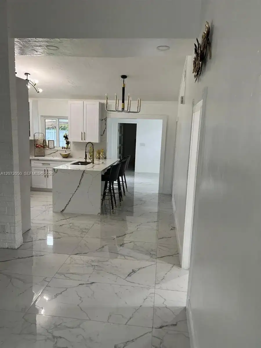 5090 SW 9th Ct, Plantation FL 33317 photo 3
