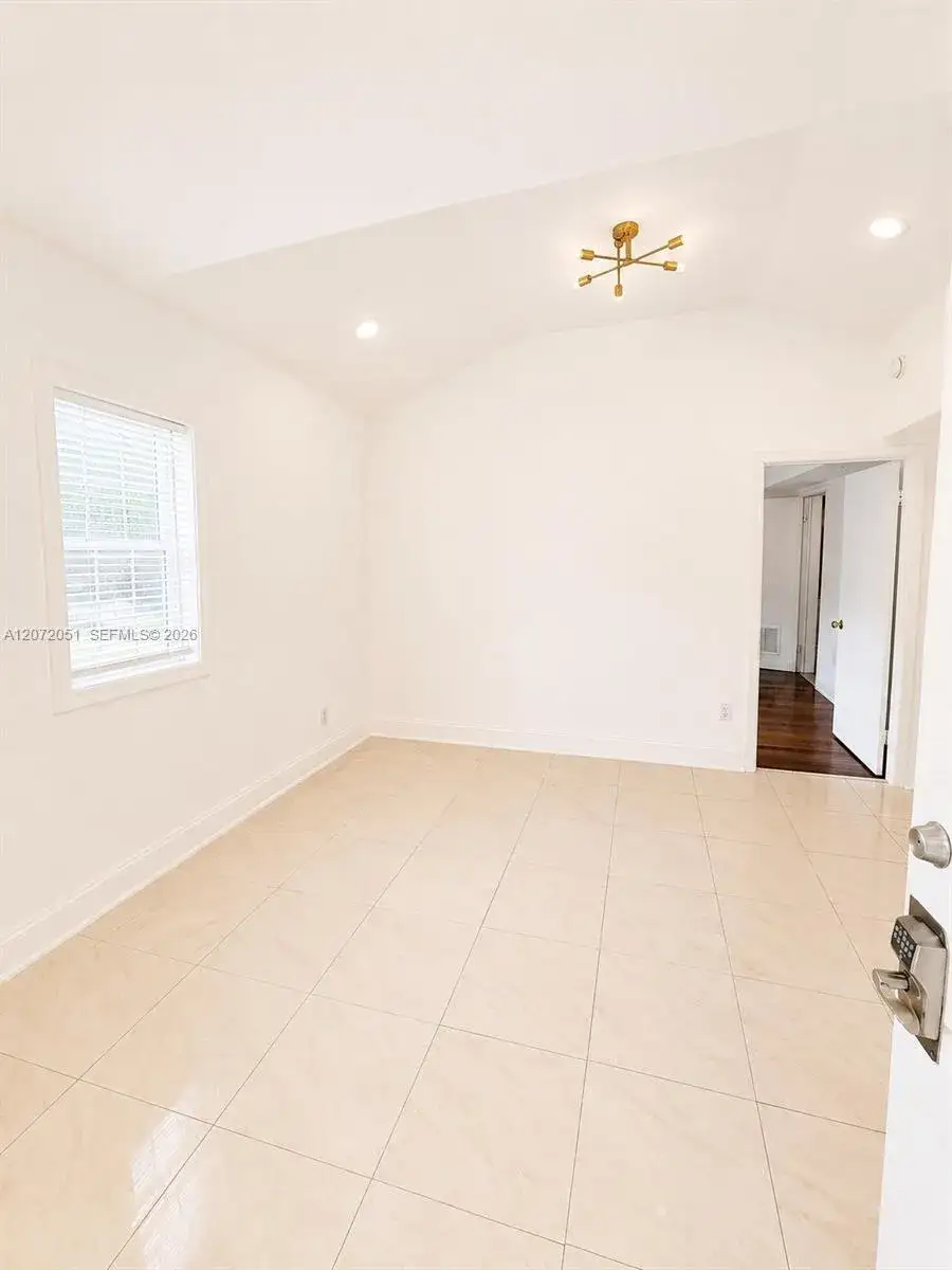 1440 Pennsylvania Ave # 3, Miami Beach FL 33139