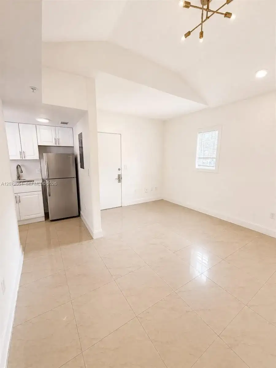 1440 Pennsylvania Ave # 3, Miami Beach FL 33139 photo 2
