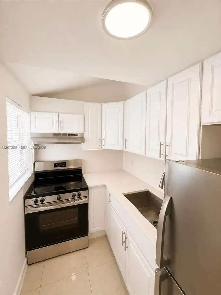 1440 Pennsylvania Ave # 3, Miami Beach FL 33139 photo 3