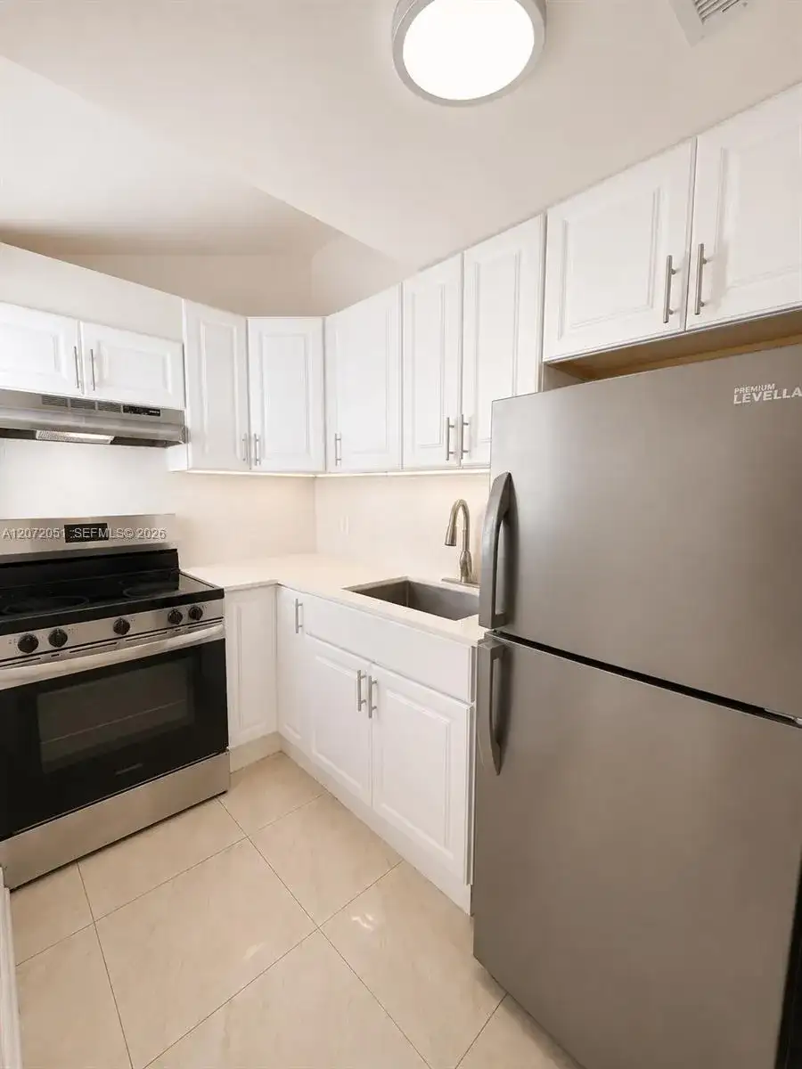 1440 Pennsylvania Ave # 3, Miami Beach FL 33139 photo 4