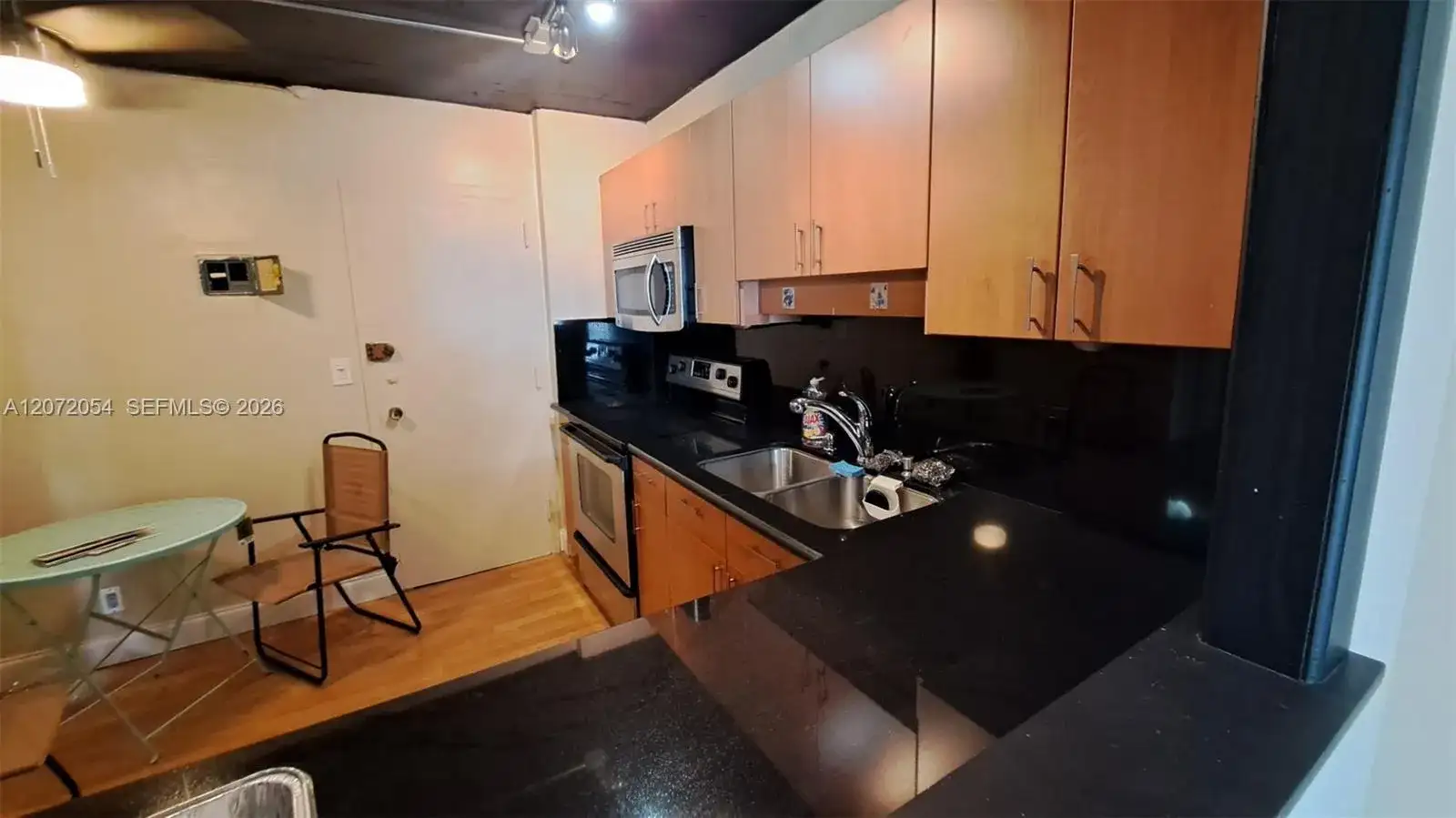 427 Golden Isles Dr # 5H, Hallandale Beach FL 33009 photo 4