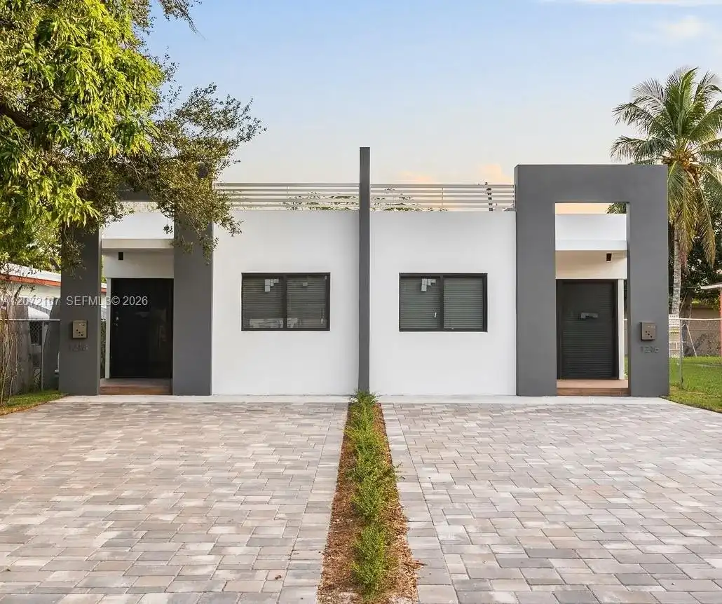 1216-1218 NE 112th St, Miami FL 33161