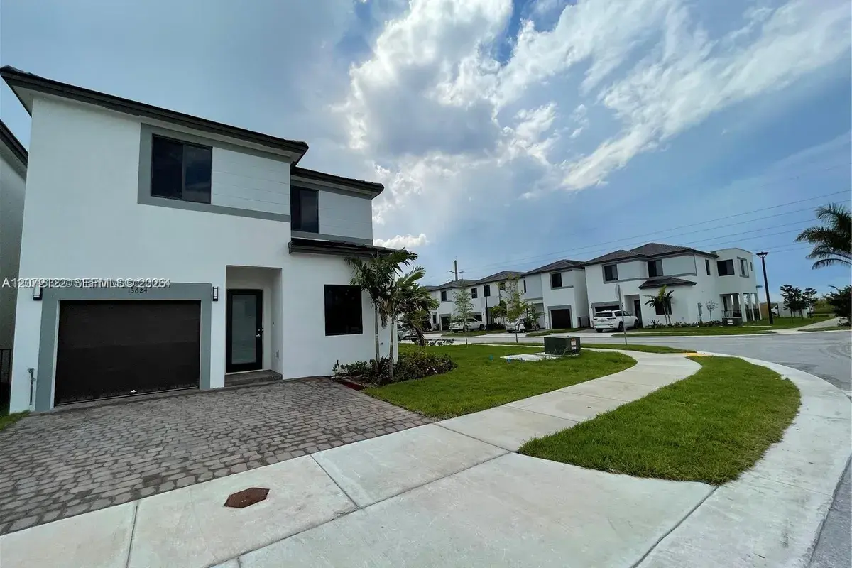 13624 SW 158th Ave,, Miami FL 33196