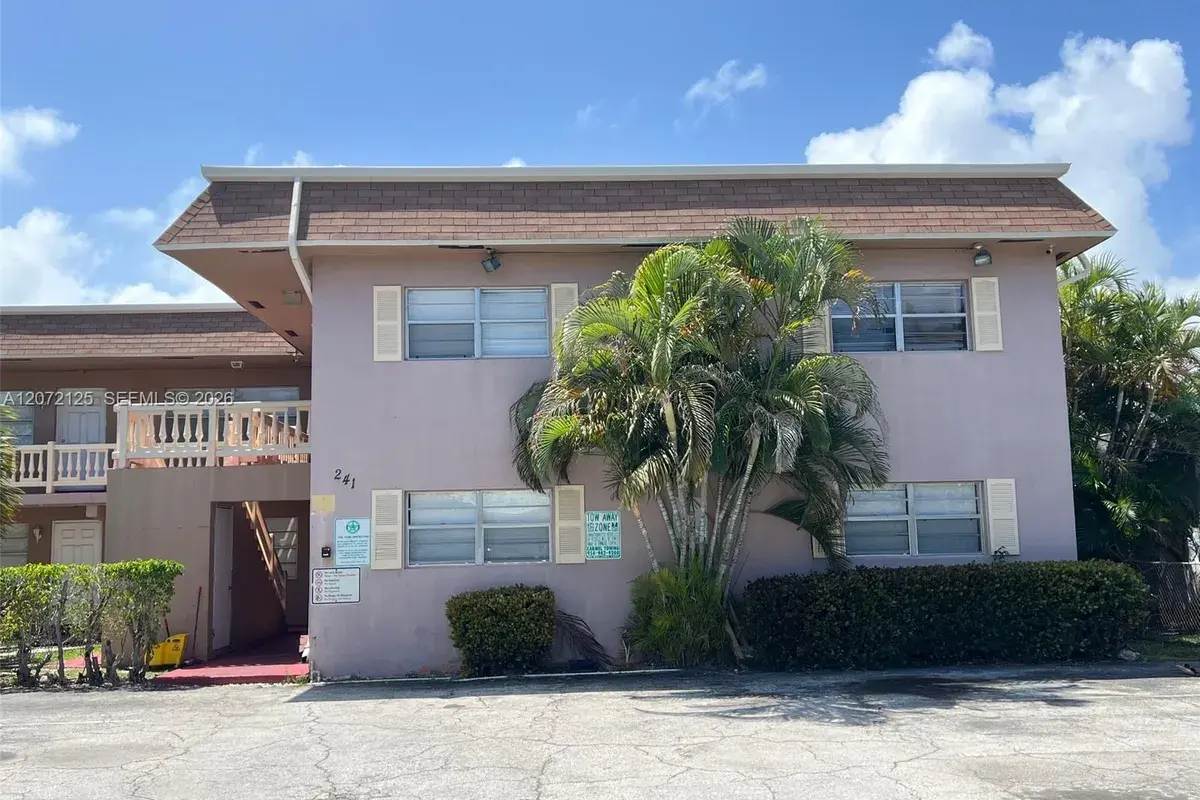 241 SE 9th Ave # 109, Pompano Beach FL 33060
