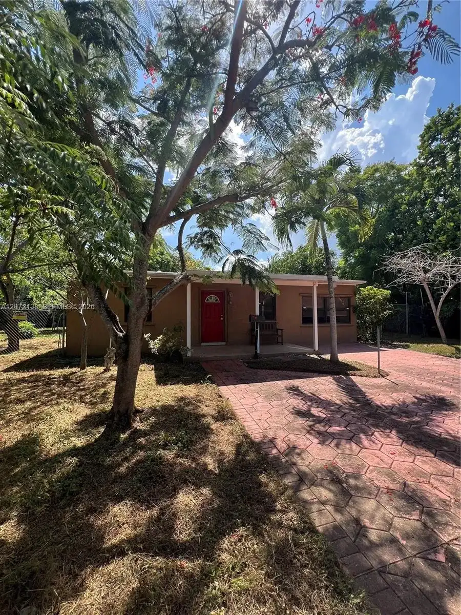 143 SW 22nd Ter, Fort Lauderdale FL 33312
