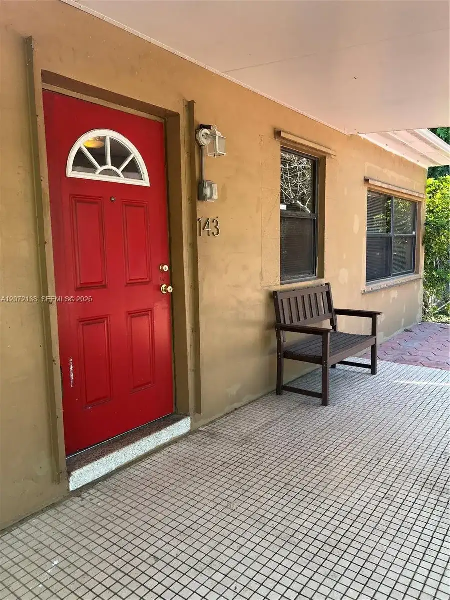 143 SW 22nd Ter, Fort Lauderdale FL 33312 photo 4