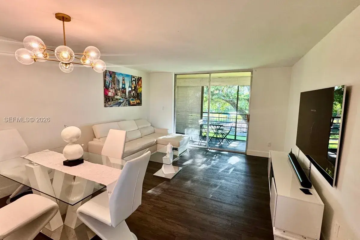 3390 Foxcroft Rd # C305, Miramar FL 33025