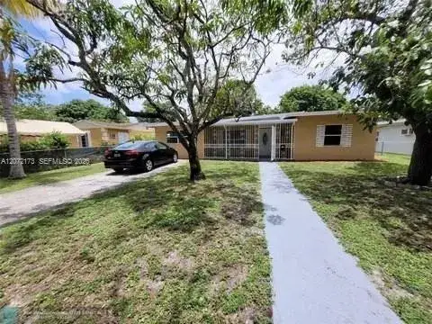 1245 NW 126th St, North Miami FL 33167