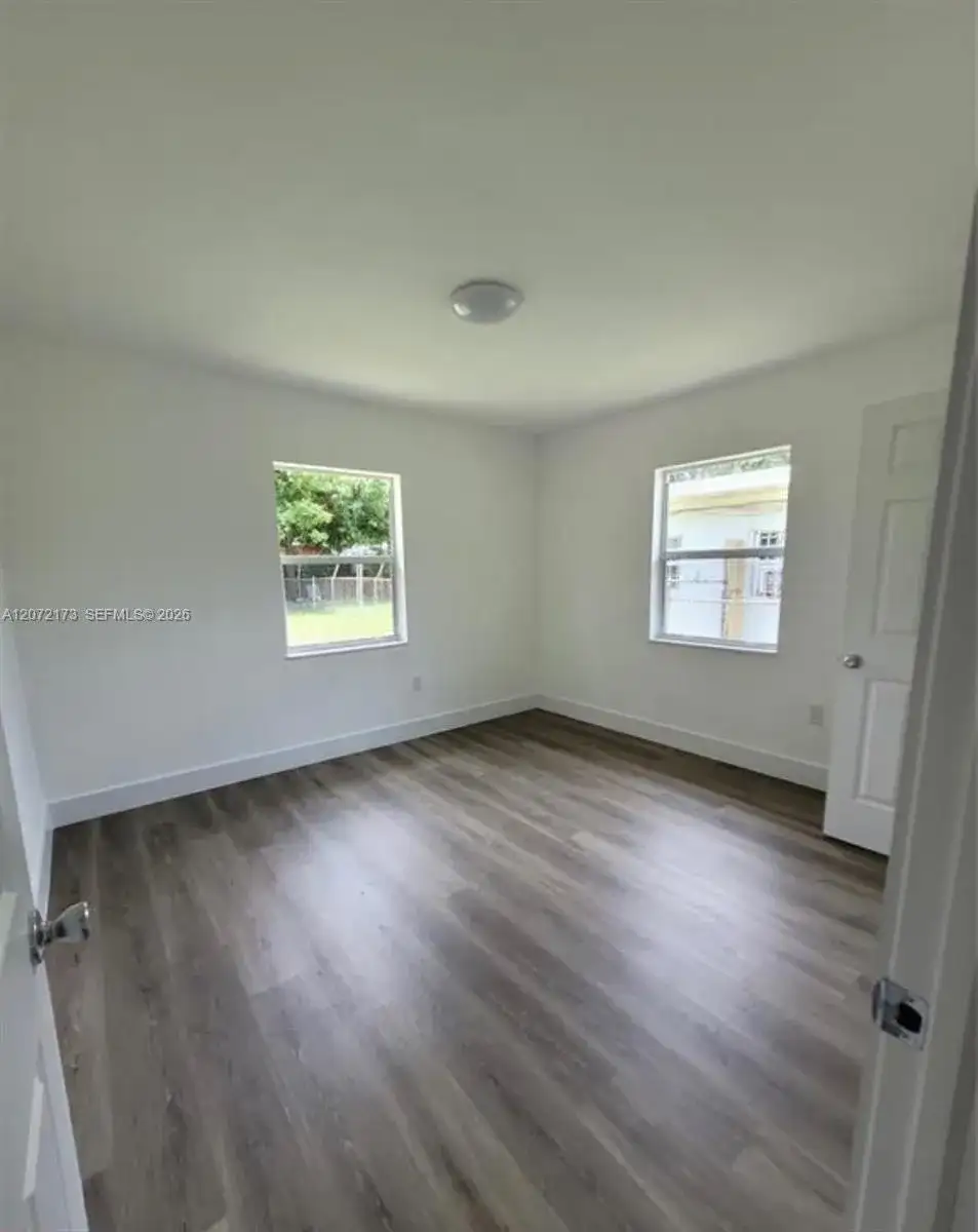 1245 NW 126th St, North Miami FL 33167 photo 5