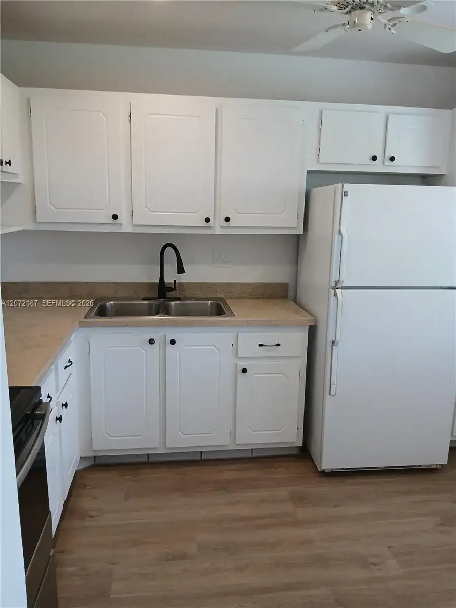 302 Lake Evelyn Dr # 302, West Palm Beach FL 33411 photo 4