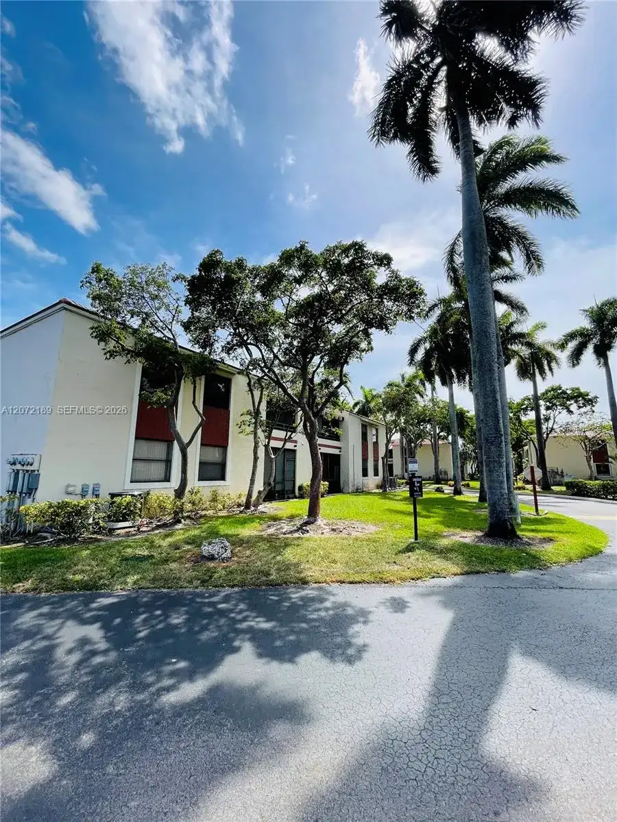 20005 NE 3rd Ct # 5, Miami FL 33179 photo 4