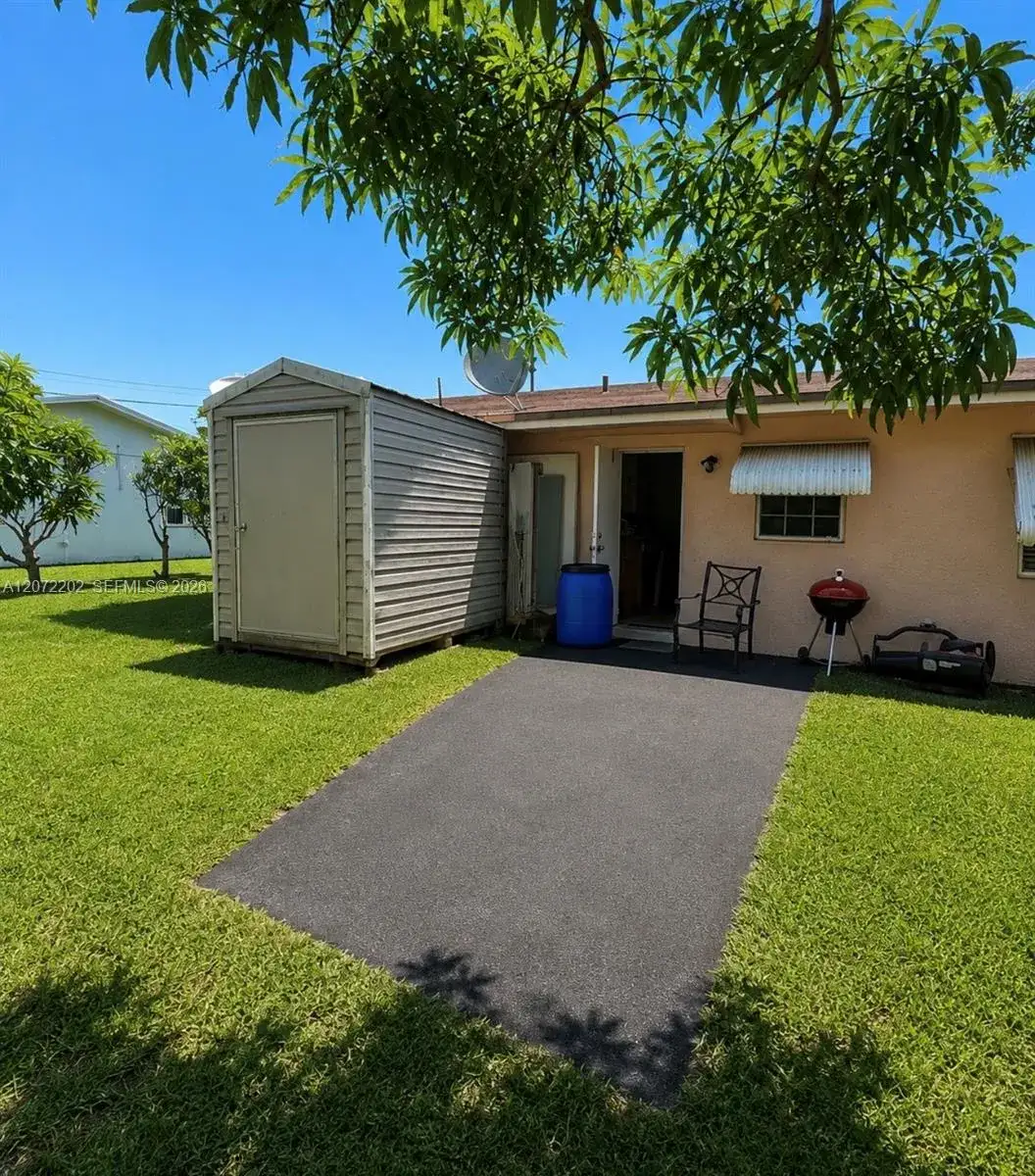 2221 NW 30th Way, Fort Lauderdale FL 33311 photo 3