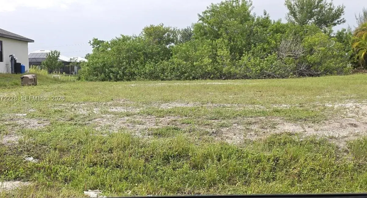 2925 Diplomat Pkwy W, Cape Coral FL 33993
