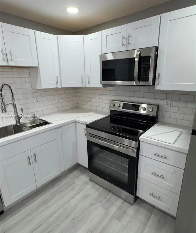 1280 NW 43rd Ave # 303, Lauderhill FL 33313