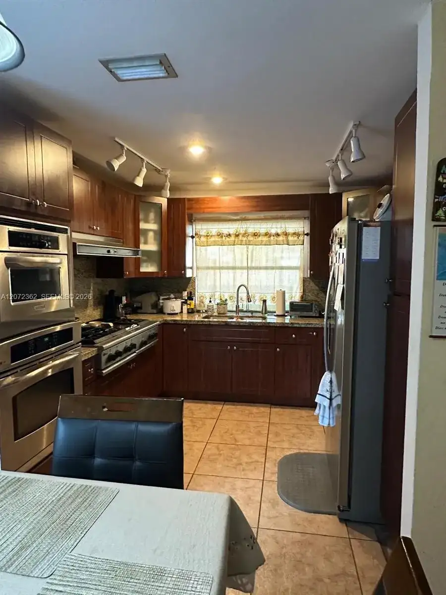 4863 SW 148th Ct, Miami FL 33185 photo 4