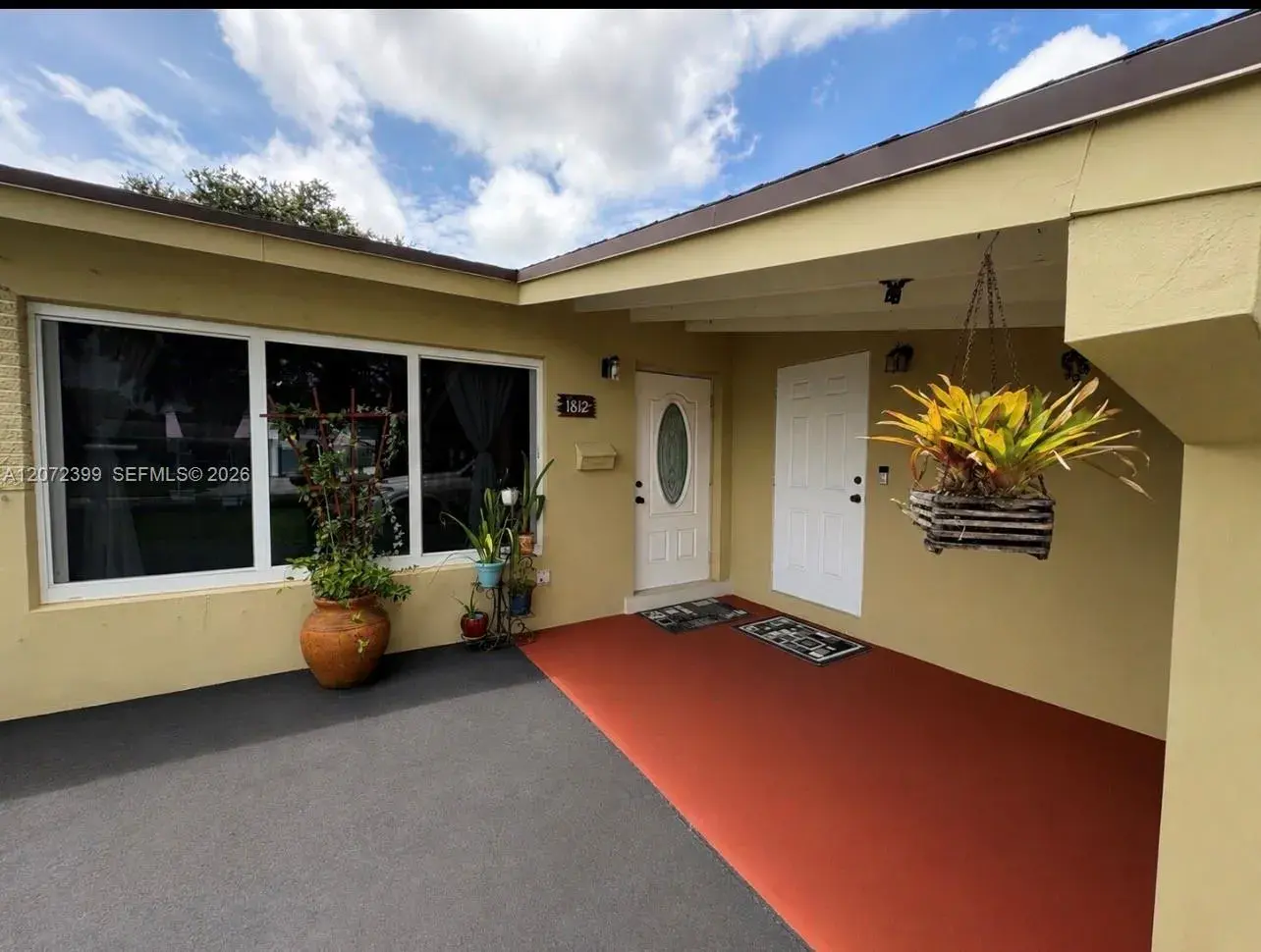 1812 N 45th Ave, Hollywood FL 33021
