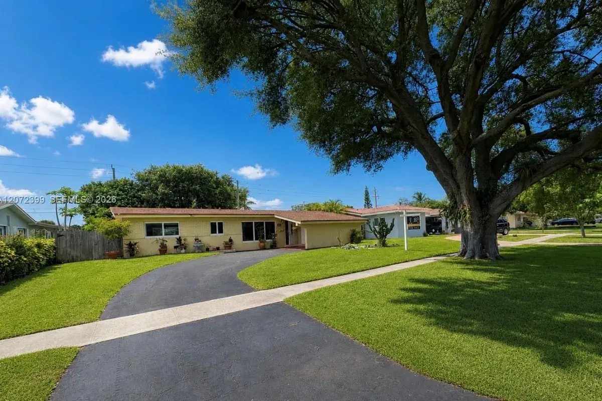1812 N 45th Ave, Hollywood FL 33021