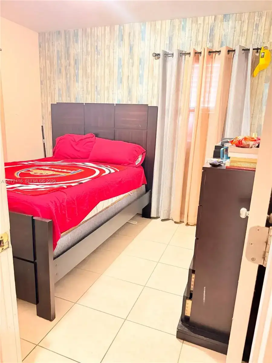 1201 NW 11th Pl, Fort Lauderdale FL 33311 photo 4