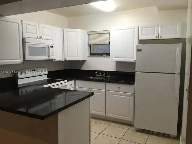 8290 Lake Dr # 144, Doral FL 33166
