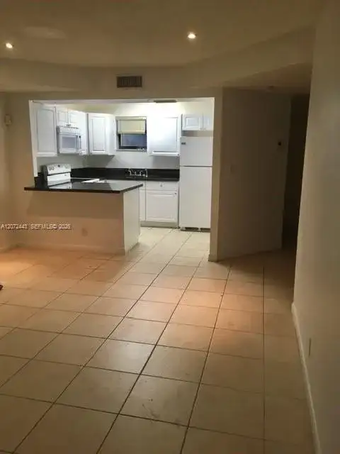 8290 Lake Dr # 144, Doral FL 33166 photo 3