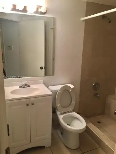8290 Lake Dr # 144, Doral FL 33166 photo 5