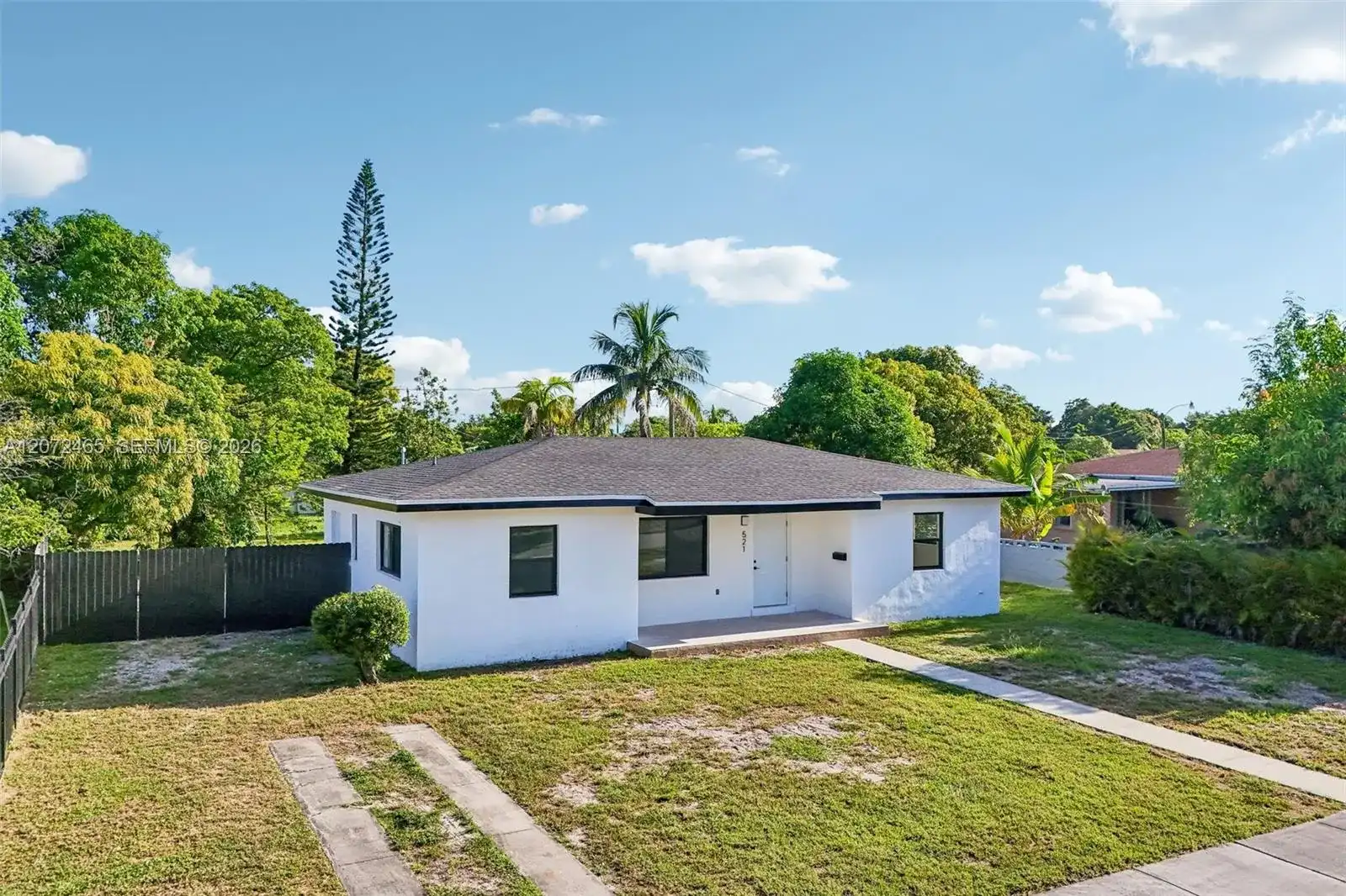 521 NW 189th Ter, Miami Gardens FL 33169