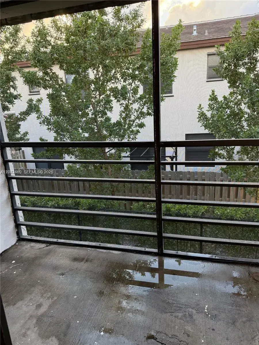 20800 NE 8th Ct # 17, Miami FL 33179