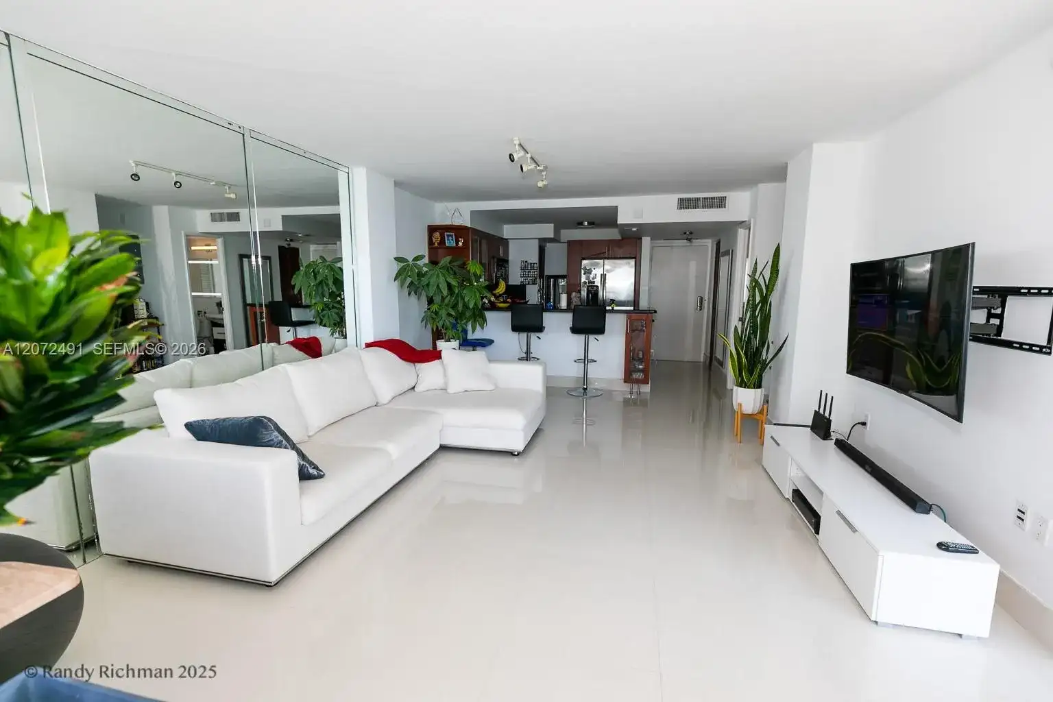 600 NE 36th St # 1820, Miami FL 33137 photo 4