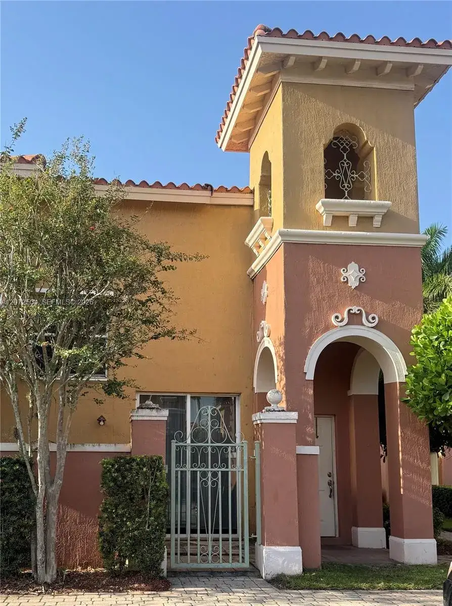 700 SW 106th Ave # 2007, Pembroke Pines FL 33025
