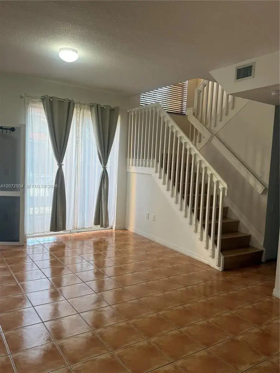 700 SW 106th Ave # 2007, Pembroke Pines FL 33025 photo 4