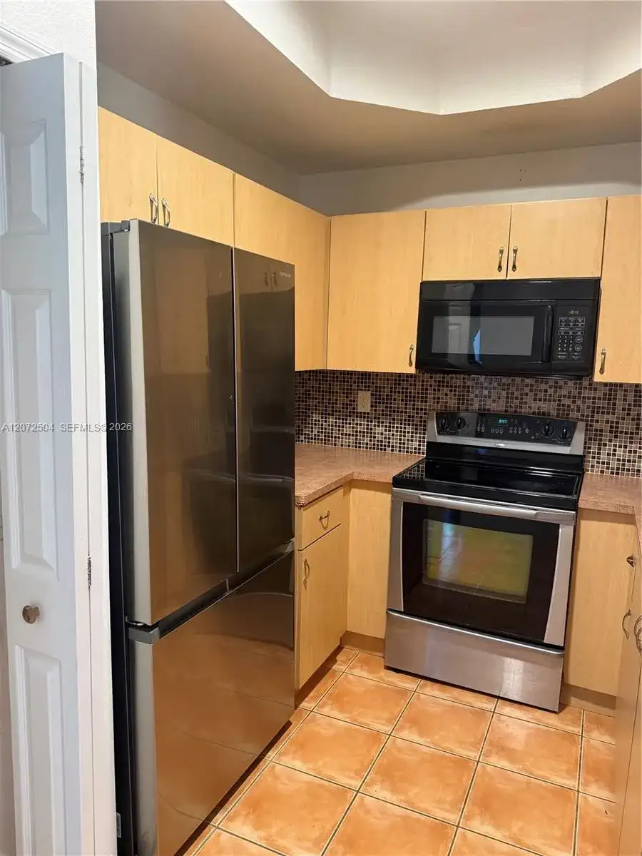 700 SW 106th Ave # 2007, Pembroke Pines FL 33025 photo 5