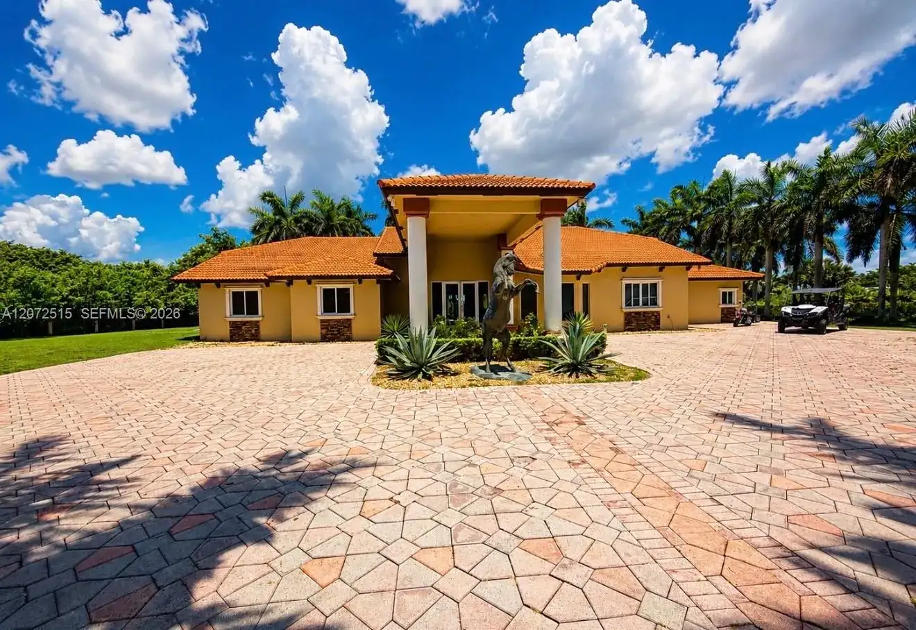 19701 SW 197th Ave, Miami FL 33187 photo 2