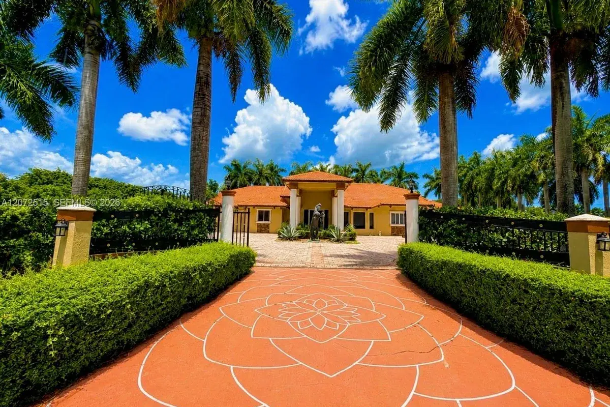 19701 SW 197th Ave, Miami FL 33187
