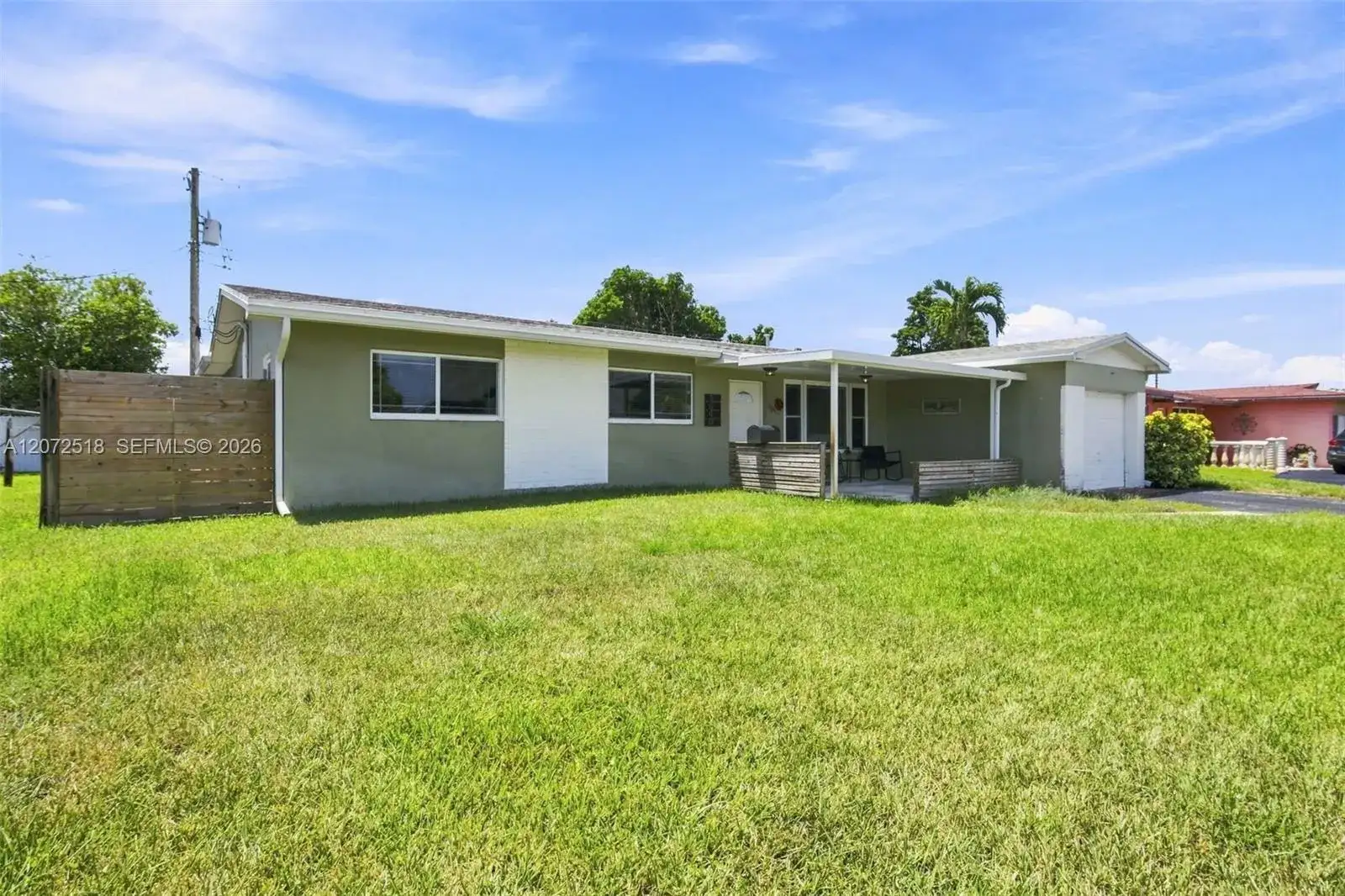 7640 NW 8th St, Pembroke Pines FL 33024 photo 2