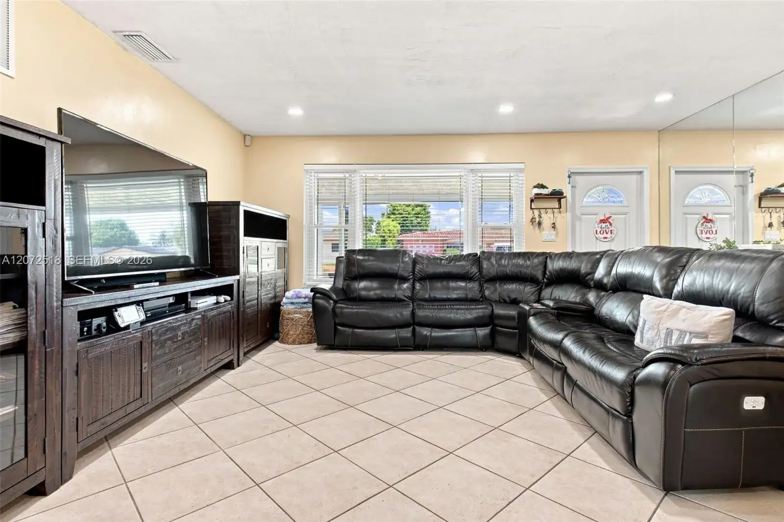 7640 NW 8th St, Pembroke Pines FL 33024 photo 3