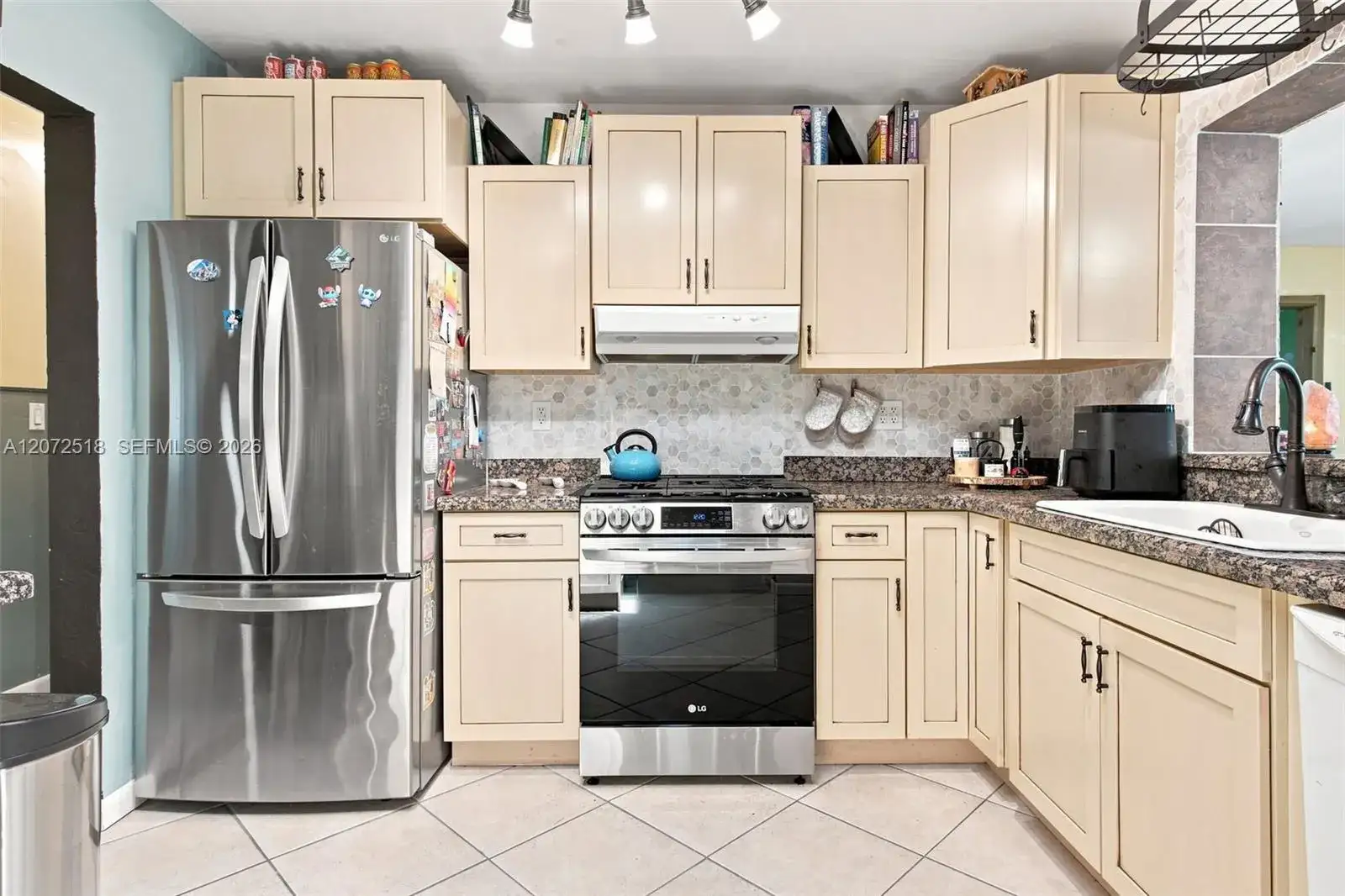 7640 NW 8th St, Pembroke Pines FL 33024 photo 5