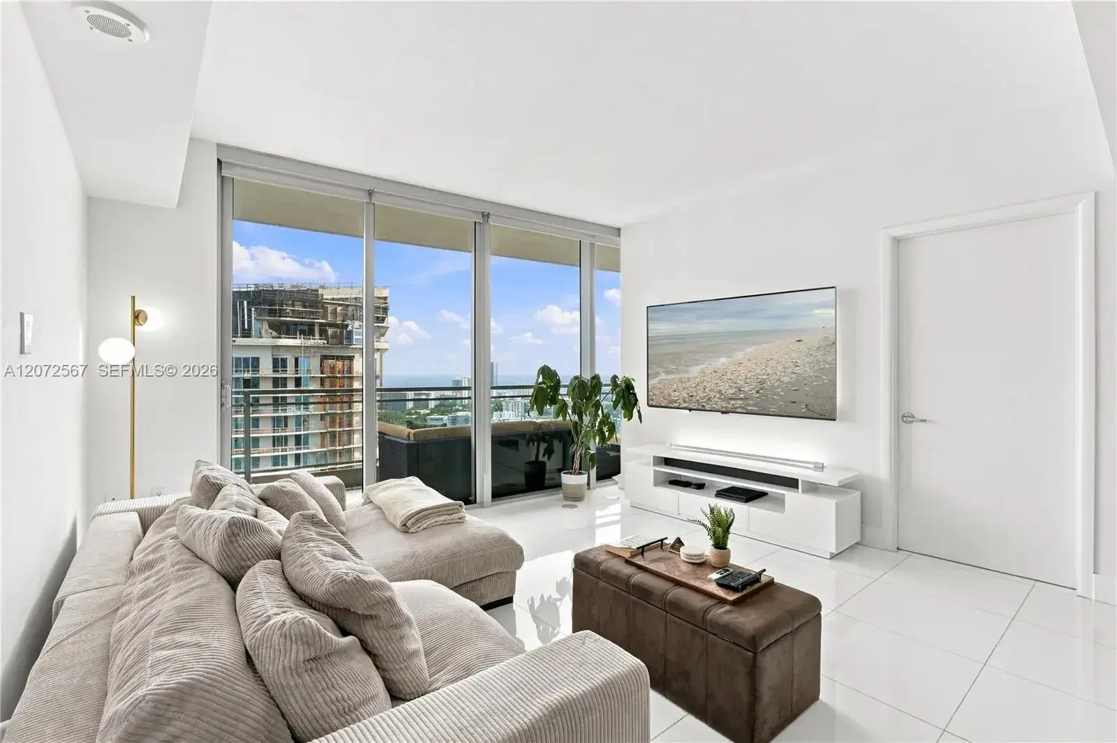 92 SW 3rd St # 4904, Miami FL 33130 photo 3