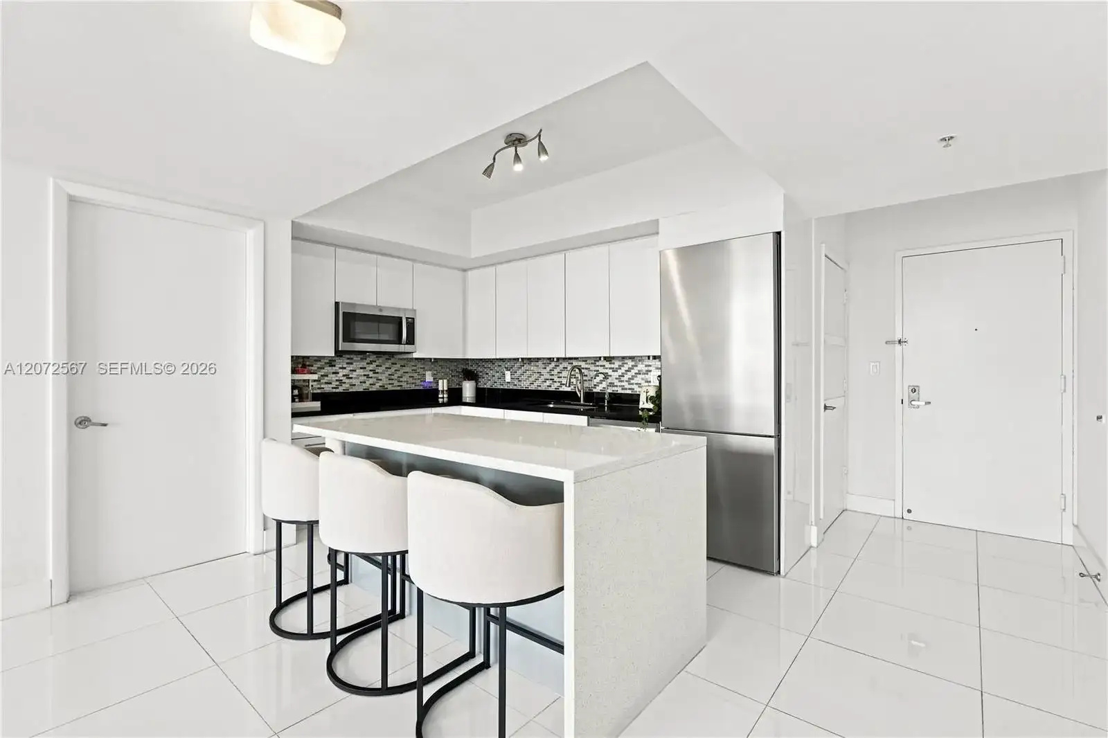 92 SW 3rd St # 4904, Miami FL 33130 photo 5