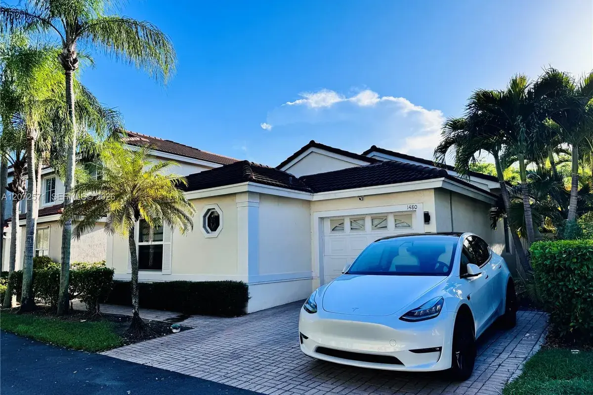 1480 Sweetbay Way, Hollywood FL 33019