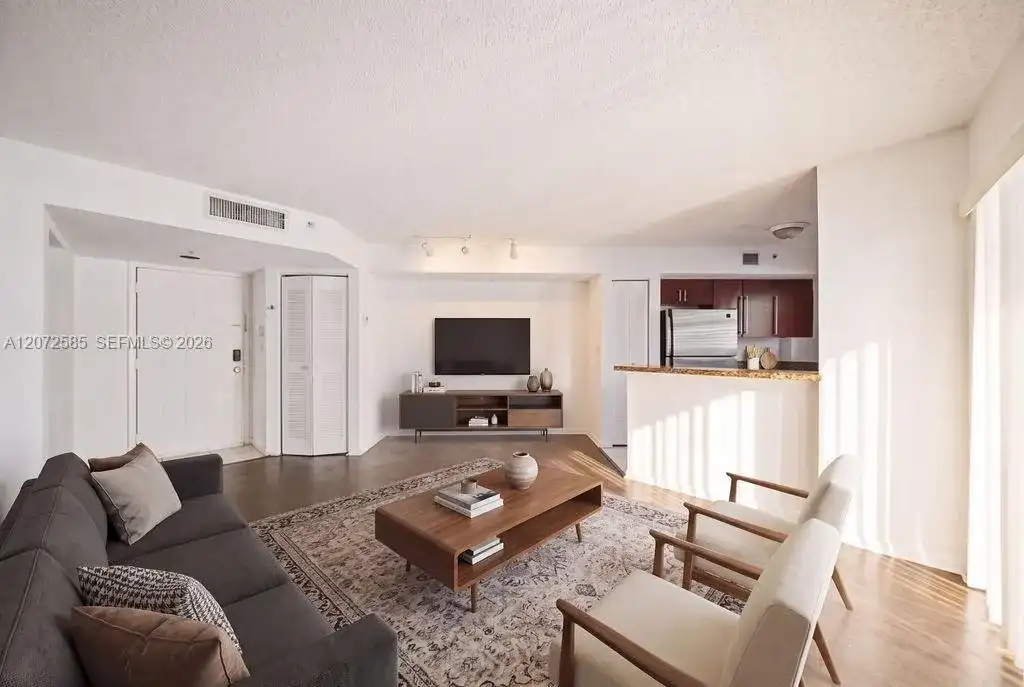 771 N Pine Island Rd # 205, Plantation FL 33324