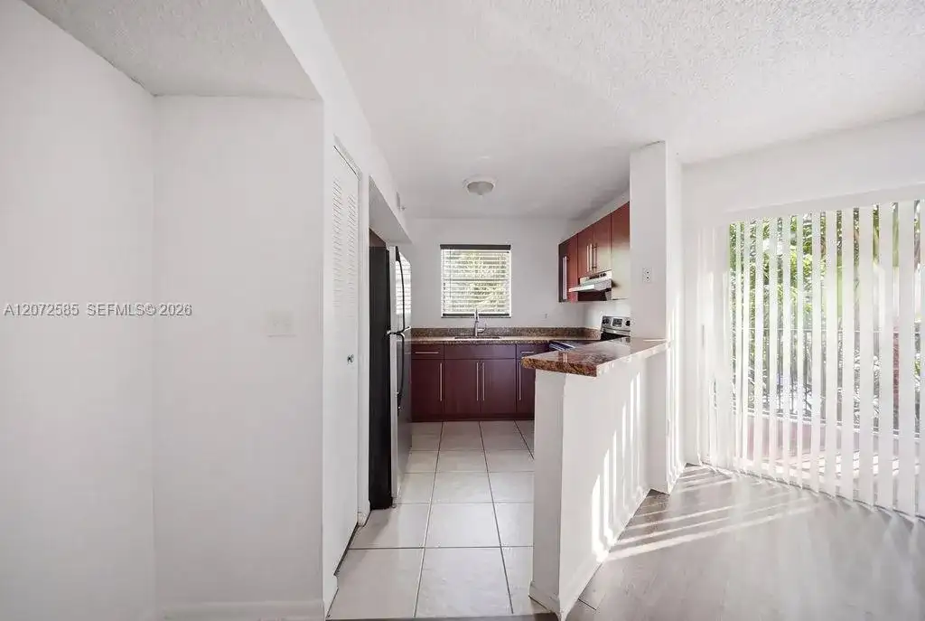 771 N Pine Island Rd # 205, Plantation FL 33324 photo 3